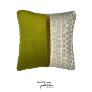 Cuscino in lino écru unito al velluto color oro e verde oliva